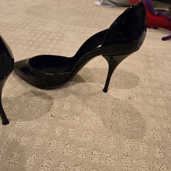 Miu Miu Patent Black Pumps - Picture 2 of 8